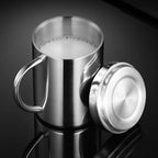 Tasse Isotherme Double Paroi en Acier Inoxydable – Mug Anti-Brûlure avec Couvercle et Poignée pour Café, Thé, Bureau et Voyage