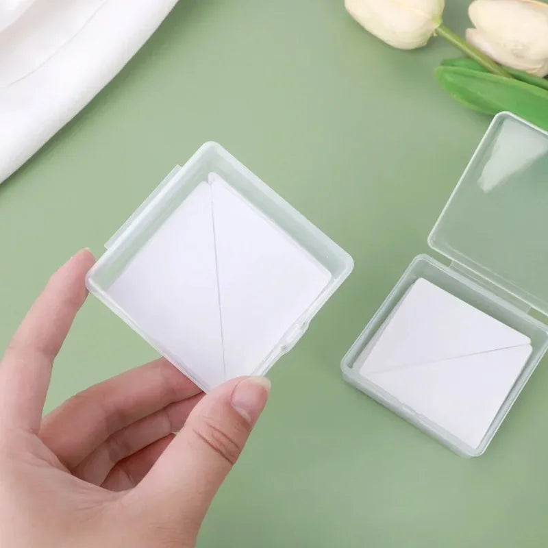 Lot de 50 Patchs Auto-Adhésifs Invisbles pour Col de Chemise et Polo – Maintenez un Col Impeccable